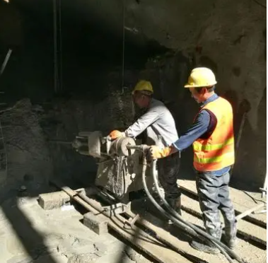 望牛墩镇水下抗分散灌浆料特点 水下不分散注浆料介绍